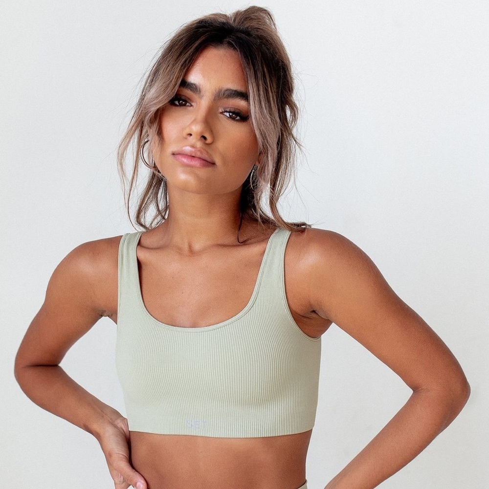 Set Active box cut sports bra